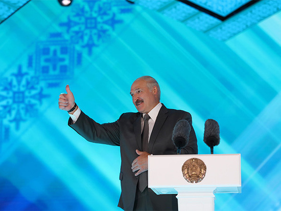 Стендапер Комиссаренко пошутил про Лукашенко и его сына у Урганта