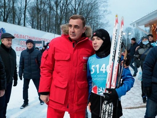 Более 600 человек в Туле приняли участие в Ночной лыжной гонке "Веденино" 13 марта