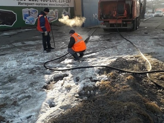 В Хабаровске затопило дорогу на проспекте 60-летия Октября