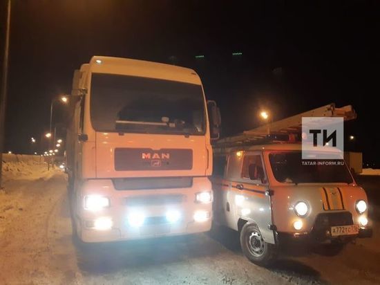 На трассе в Татарстане водителя фуры спасли от замерзания