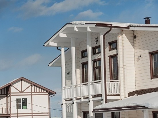 В Челябинске распродают дома в «президентской деревне» на берегу Шершней