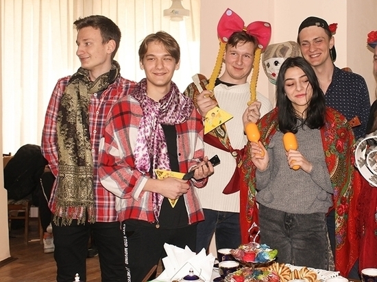 Студенты ДонНТУ соревновались в выпечке блинов