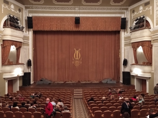 В донецкой муздраме заработала горячая линия для бронирования билетов