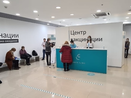 Комздрав: вакцины от коронавируса в Петербурге осталось на неделю