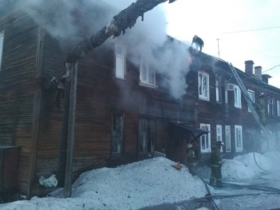 В Архангельске из-за пожара в деревянном доме погиб мужчина