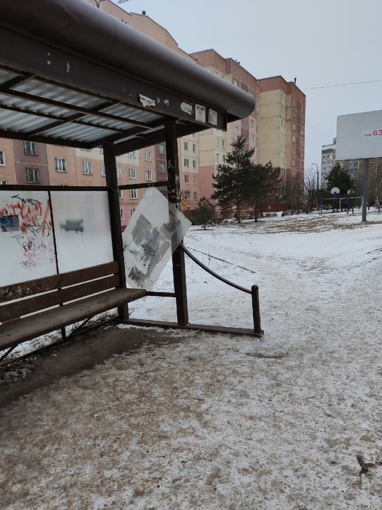 В Смоленске разрушилась еще одна остановка