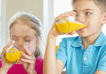 В течение четырех лет длилось исследование, которое наконец дало ответ на вопрос: могут ли дети потолстеть, если будут регулярно пить сок