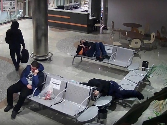 Рецидивист украл рюкзак с техникой у спящего пассажира на вокзале Нового Уренгоя