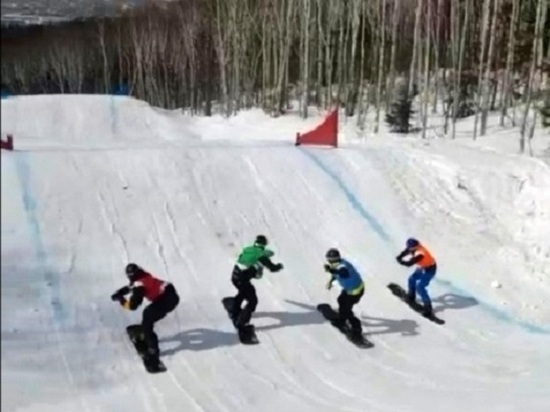 Сноубордисты Магадана лидируют в состязаниях Дальнего Востока