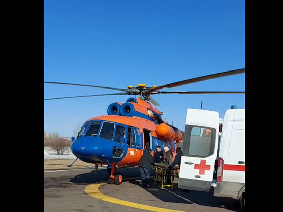 Выживших в страшном пожаре из Лесосибирска доставили санавицией в Красноярск