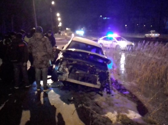 В аварии в Колпино пострадали три человека