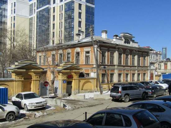 Суд оштрафовал мастерскую за перенос ротонды в Екатеринбурге