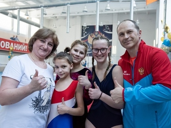 Вохомские гимнасты-школьники вернулись в Кострому из Челябинска с наградами