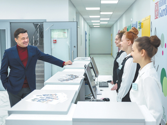 Губернатор Андрей Воробьев обсудил перспективные профессии со студентами колледжа, а с местными жителями — благоустройство Звенигорода