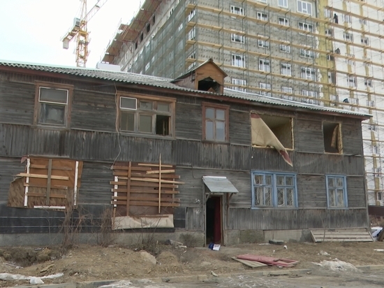 В Южно-Сахалинске в расселенных домах селятся бомжи
