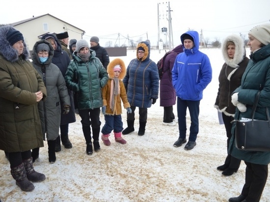 Жителям деревни Большая Городня разъяснили позицию администрации по аварийному жилому фонду