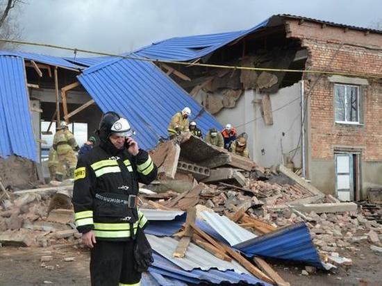 Спасатели извлекли из-под завалов в Сальске тела двух мужчин