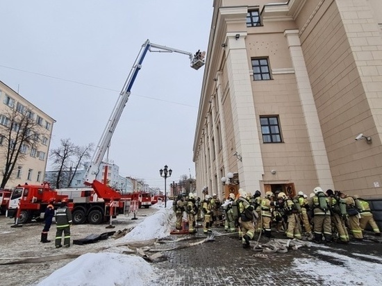 Пожарные учения прошли в Русском драмтеатре в Ижевске