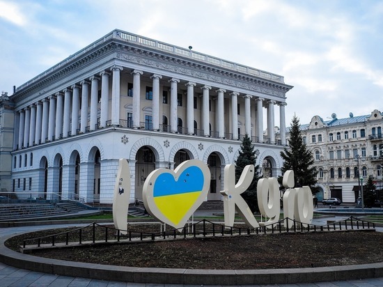 В Киеве ввели трехнедельный карантин из-за COVID-19