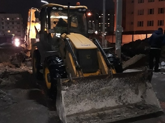 Неизвестные перекопали дорогу на улице Быстрецкой в Рязани