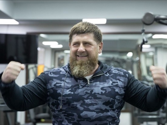 Кадыров показал письмо от "брата" Пригожина со словами поддержки