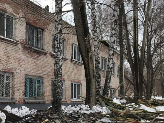 Смогут ли жители дома с рухнувшей крышей в Ижевске вернуться в свои квартиры?