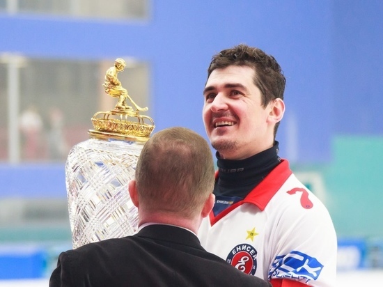 Эйфория победы: «Енисей» выиграл чемпионат России по хоккею с мячом