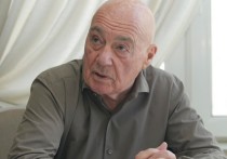 Телеведущий Владимир Познер сообщил детали о своем самочувствии после вакцинации от COVID-19 российской вакциной