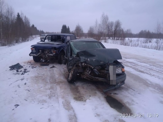 В Тверской области две пассажирки пострадали в ДТП в воскресенье