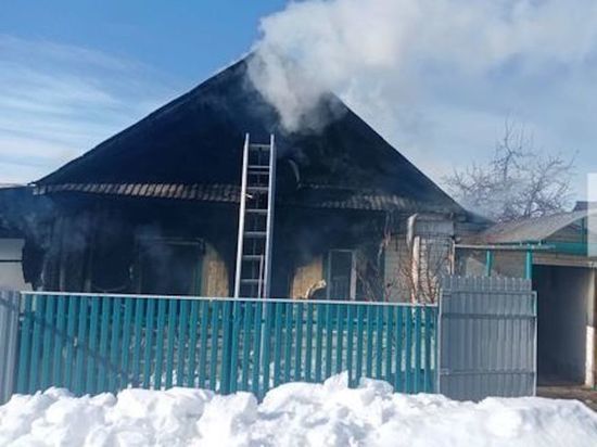 Женщина погибла при ночном пожаре в частном доме в Татарстане