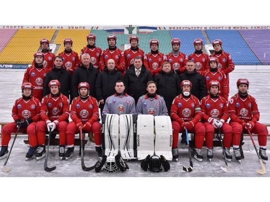 «Саяны» взяли бронзу всероссийских соревнований по хоккею с мячом