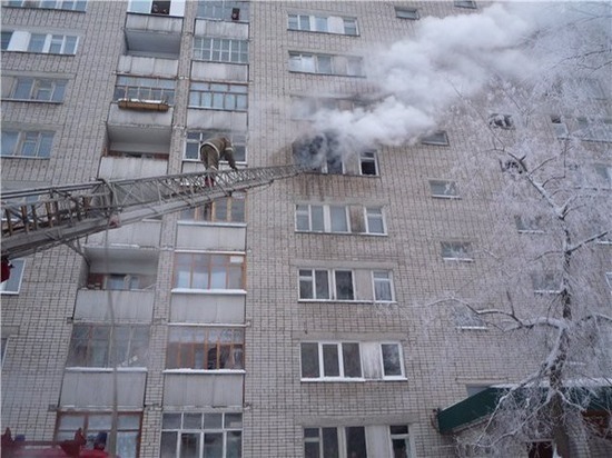 В Ростове во время пожара в многоэтажке погиб 56-летний мужчина