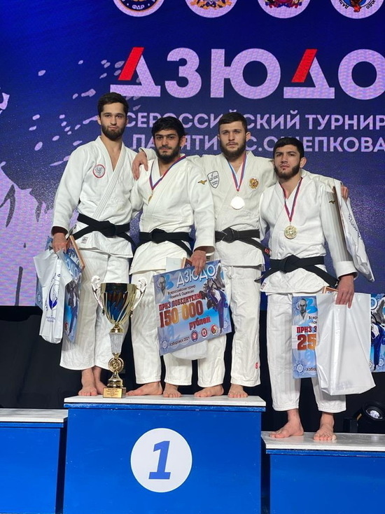 В Хабаровске челябинские дзюдоисты заняли призовые места в престижных соревнованиях
