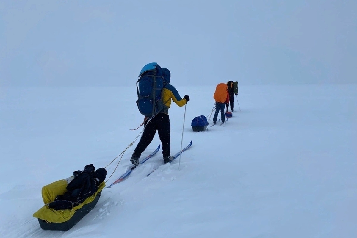 Лыжники были в походе 7 дней. Лыжный поход Карелия. Лыжный поход Тойво Антикайнена. Фото лыжника путешественника в тайге.