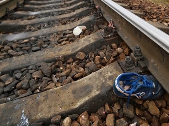 На перегоне Ростов-Зоосад пассажирский поезд насмерть сбил мужчину