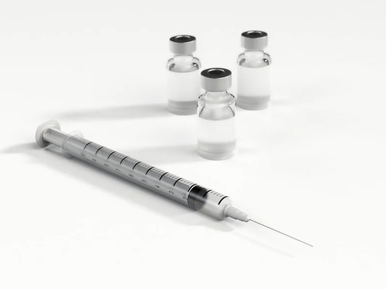 150 смолян привились новой вакциной «Спутник-лайт»