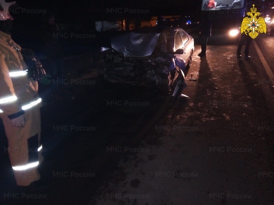 Двое погибли в массовом ДТП с микроавтобусом и автовозом под Калугой
