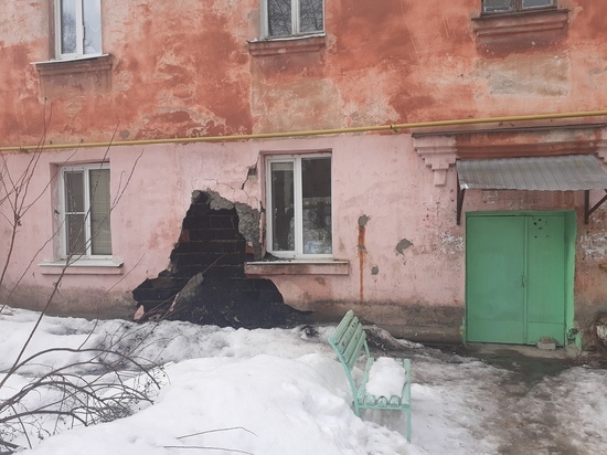 На улице Ленинского Комсомола в Рязани разрушается жилой дом