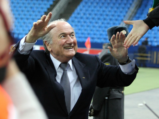 ФИФА дисквалифицировала экс-президента Блаттера