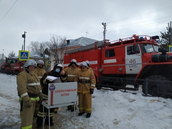 В школу в Воловском районе прибыли пожарные расчеты