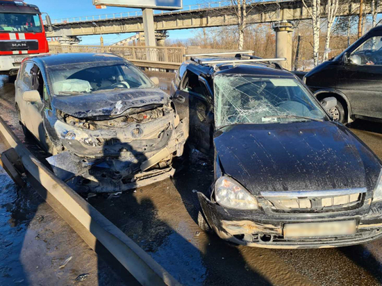 На Северодвинском мосту в Архангельске в результате ДТП пострадал мужчина