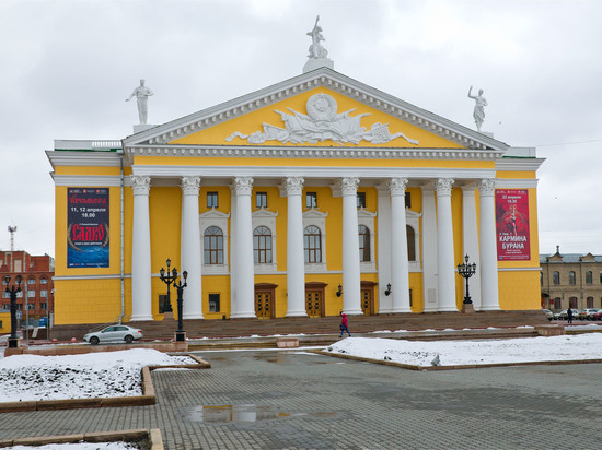 В Челябинске суд оштрафовал подрядчика, который ремонтировал крышу оперного театра