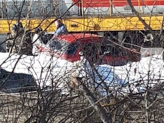 Автоледи на Suzuki попала под товарный поезд в Казани