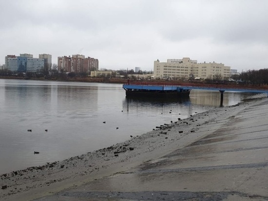 На Северном водохранилище в Ростове прорвало дамбу