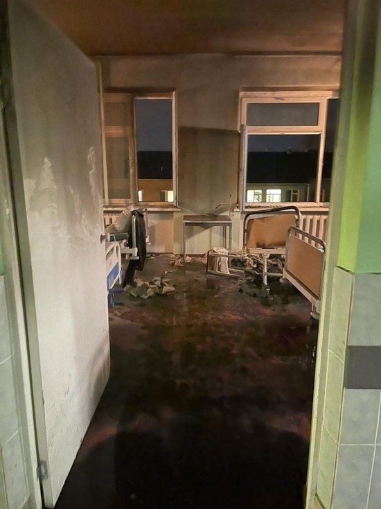 Два человека пострадали в результате пожара в Псковской городской больнице