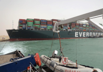 В Сети восстановили маршрут контейнеровоза Ever Given, который на протяжении последних дней блокирует судоходство по Суэцкому каналу