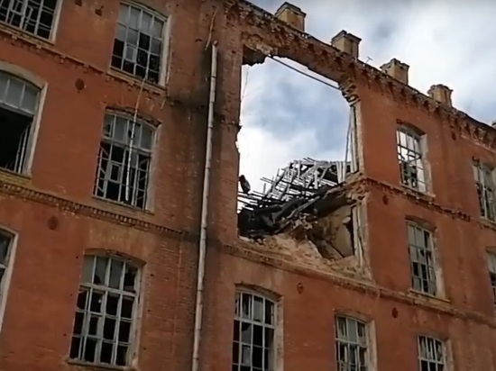 Произошло еще одно обрушение фабрики «Авангард» в Тверской области