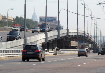 В современной Москве дорожный шум  воспринимают как неизбежное зло:  у многих сегодня под окном проходит какая-то магистраль