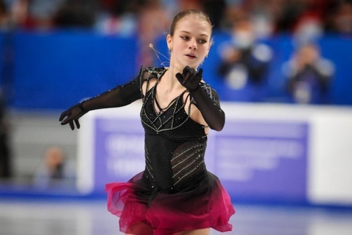 Трусова исполнила три из пяти четверных прыжков в программе на ЧМ