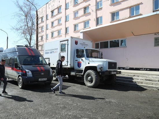 Студентов СахГУ отправили по домам после смерти двух парней